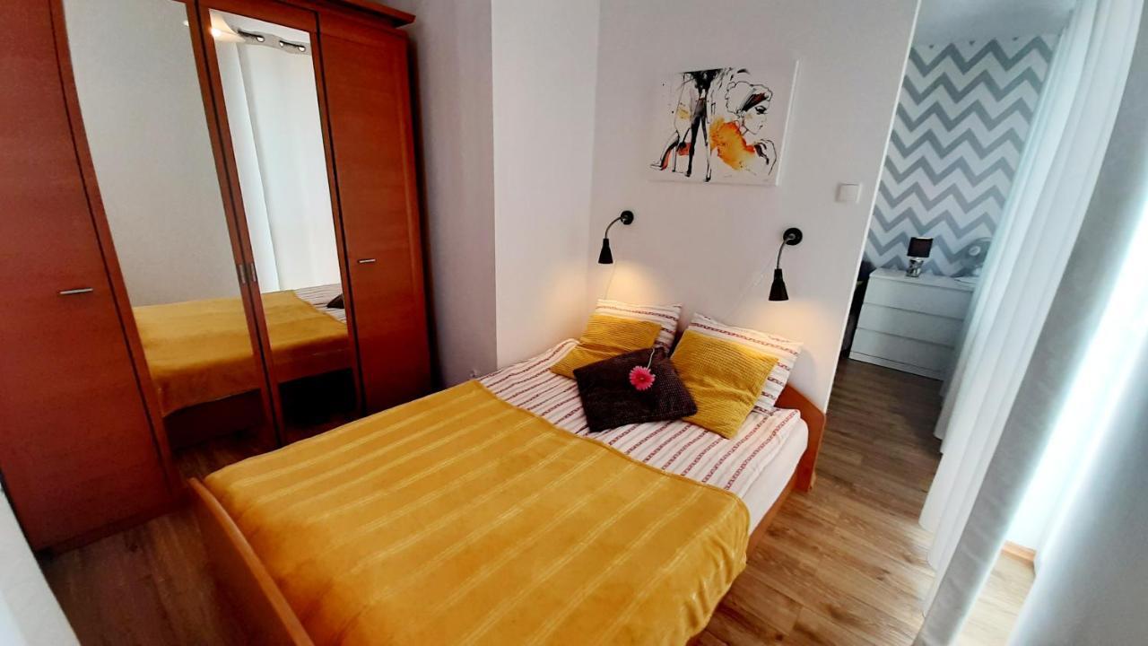 Apartament Z Balkonem I Bezplatnym Parkingiem Gdańsk Exteriör bild